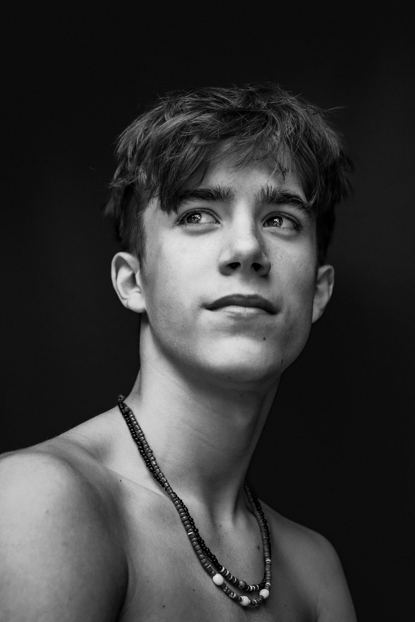 Zwart wit portret tiener